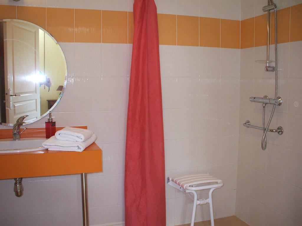 La Haye Gites Et Chambre D'Hotes 아브리르 외부 사진